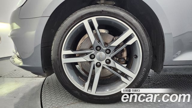Audi A4 2019 — photo 5