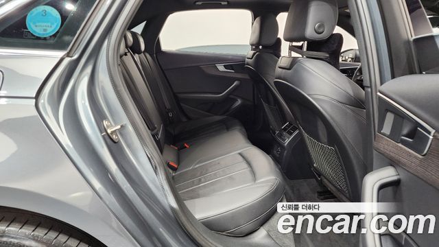Audi A4 2019 — photo 12
