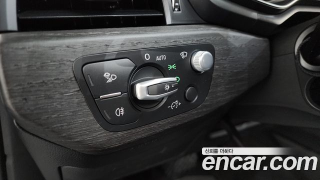 Audi A4 2019 — photo 16