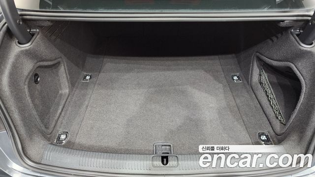 Audi A4 2019 — photo 20