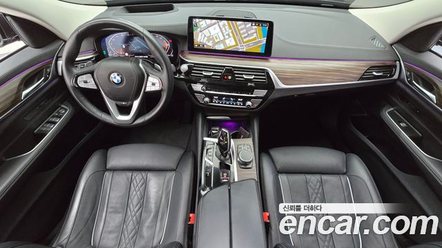 BMW Gran Turismo 2023 — photo 10
