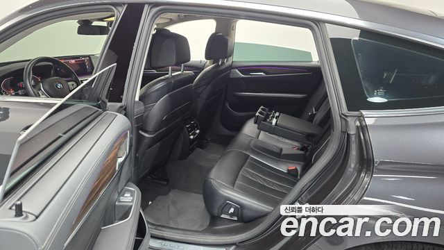 BMW Gran Turismo 2023 — photo 17