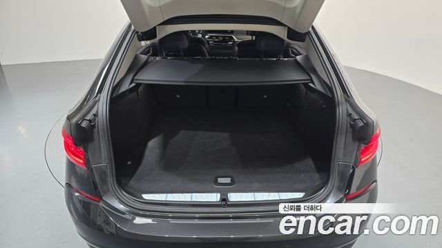 BMW Gran Turismo 2023 — photo 24