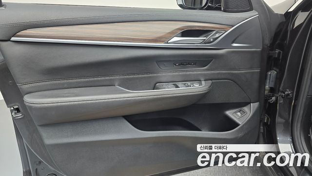 BMW Gran Turismo 2023 — photo 14