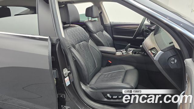 BMW Gran Turismo 2023 — photo 16