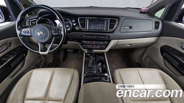 Kia Canival 2017 — photo 7