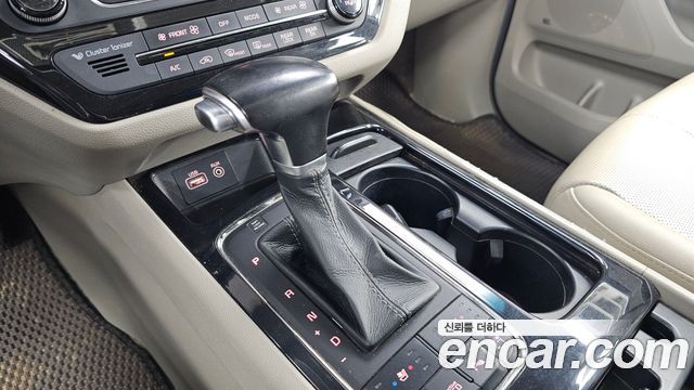 Kia Canival 2017 — photo 9