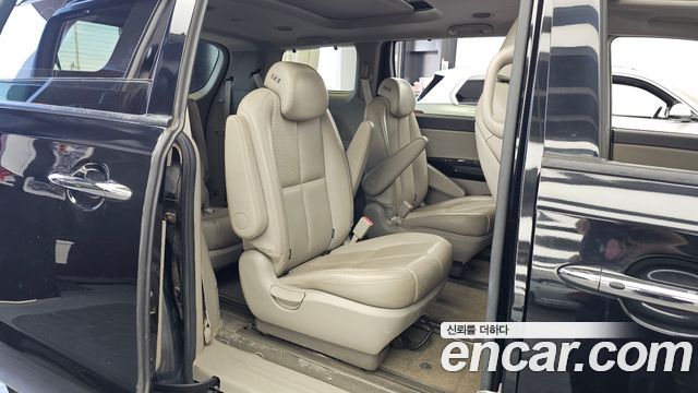 Kia Canival 2017 — photo 12
