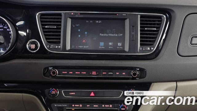 Kia Canival 2017 — photo 14
