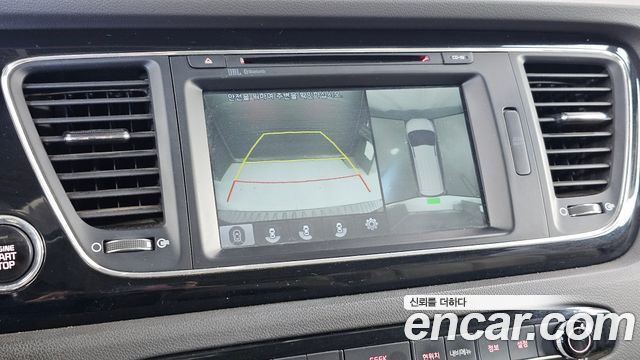 Kia Canival 2017 — photo 16