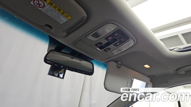 Kia Canival 2017 — photo 17