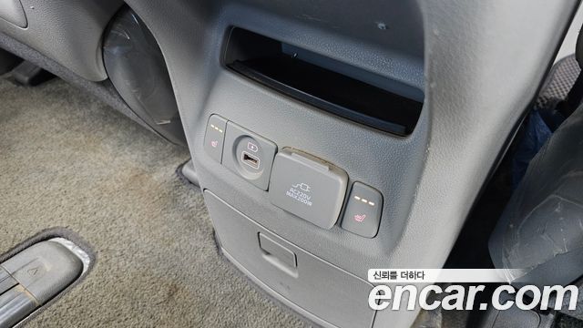 Kia Canival 2017 — photo 19