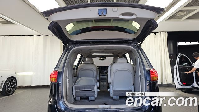 Kia Canival 2017 — photo 20