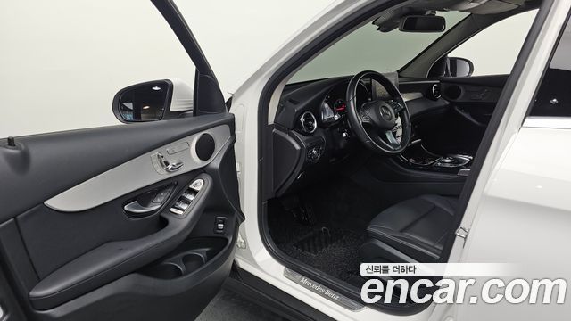 Mercedes-Benz GLC-Class 2018 — photo 10