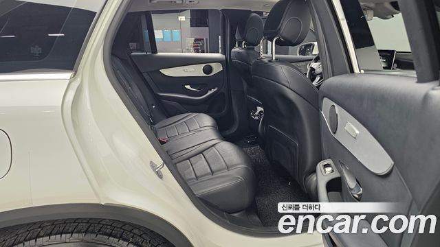 Mercedes-Benz GLC-Class 2018 — photo 11
