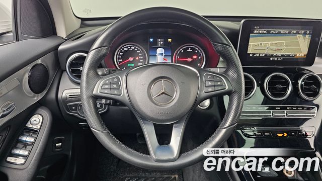 Mercedes-Benz GLC-Class 2018 — photo 12