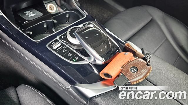 Mercedes-Benz GLC-Class 2018 — photo 16