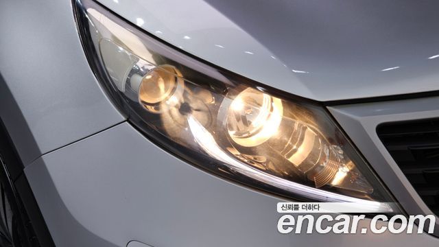 Kia Sportage 2012 — photo 8