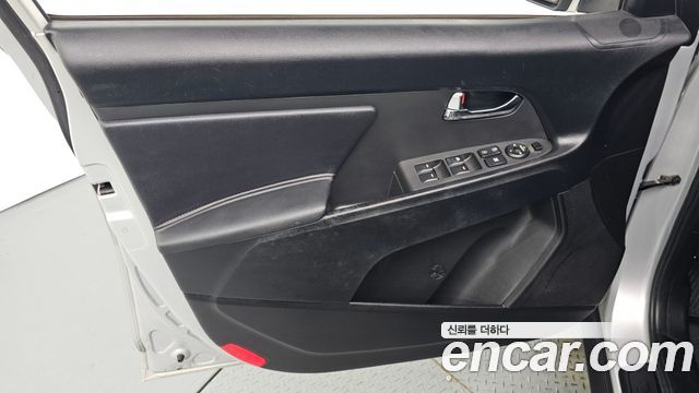 Kia Sportage 2012 — photo 14