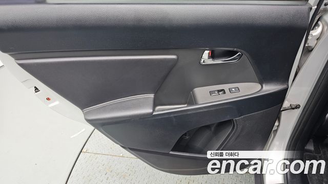 Kia Sportage 2012 — photo 15