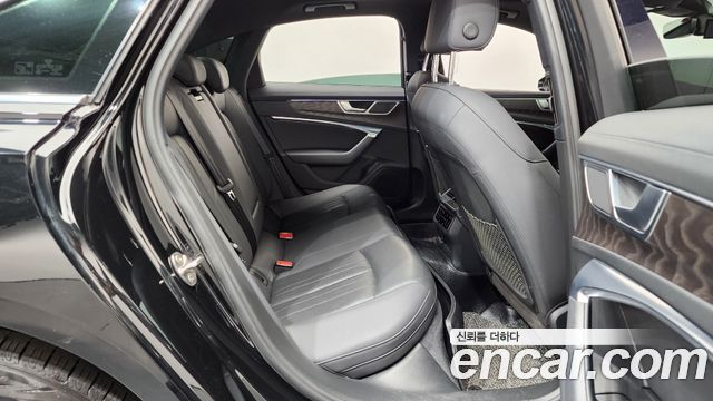 Audi A6 2021 — photo 17