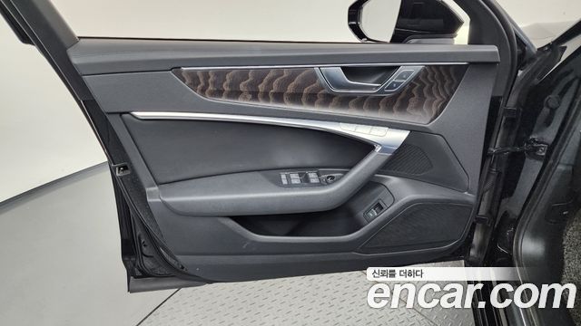 Audi A6 2021 — photo 14