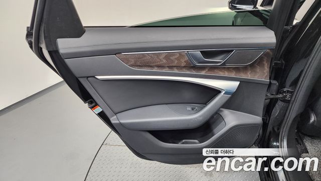 Audi A6 2021 — photo 15