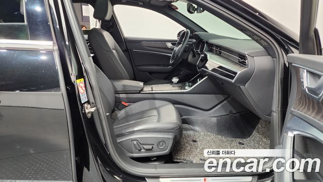 Audi A6 2021 — photo 16