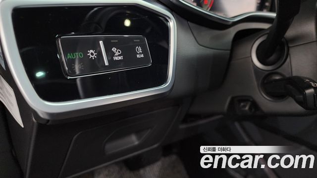 Audi A6 2021 — photo 31