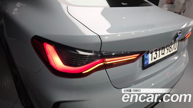 BMW 4-Series 2023 — photo 9