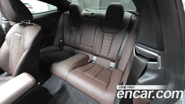BMW 4-Series 2023 — photo 16