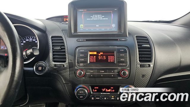 Kia K3 2013 — photo 12