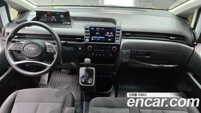 Hyundai Staria 2023 — photo 10