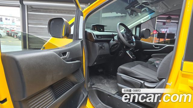 Hyundai Staria 2023 — photo 13
