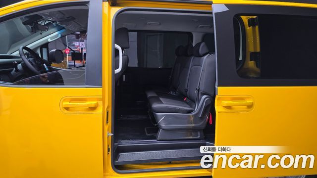 Hyundai Staria 2023 — photo 17