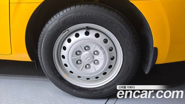 Hyundai Staria 2023 — photo 7