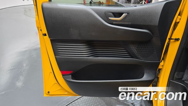 Hyundai Staria 2023 — photo 14