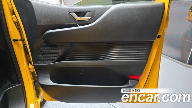 Hyundai Staria 2023 — photo 15