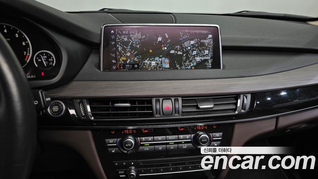 BMW X5 2018 — photo 12