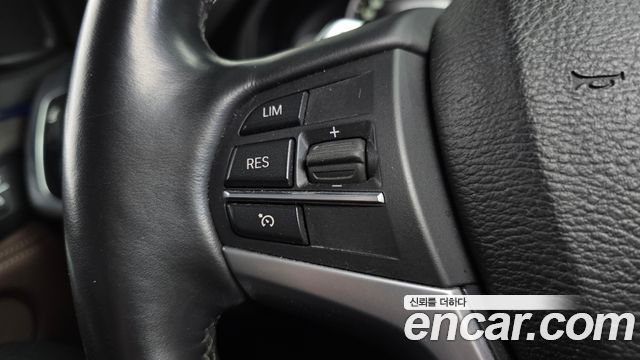 BMW X5 2018 — photo 17