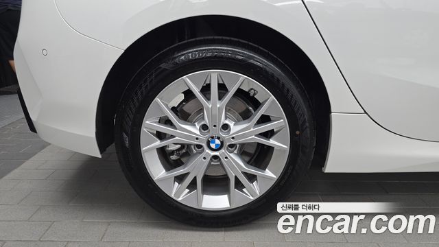 BMW 1-Series 2025 — photo 5