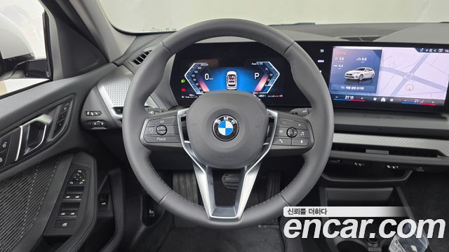 BMW 1-Series 2025 — photo 18