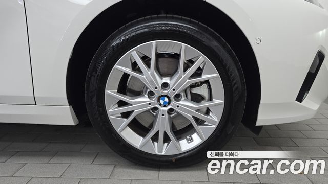 BMW 1-Series 2025 — photo 7