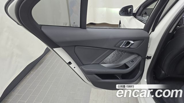 BMW 1-Series 2025 — photo 15