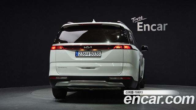 Kia Canival 2023 — photo 4