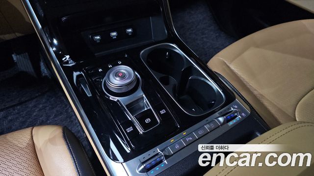 Kia Canival 2023 — photo 9