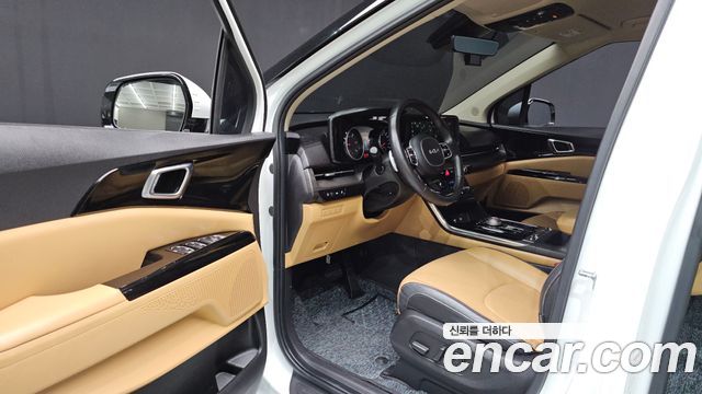 Kia Canival 2023 — photo 10