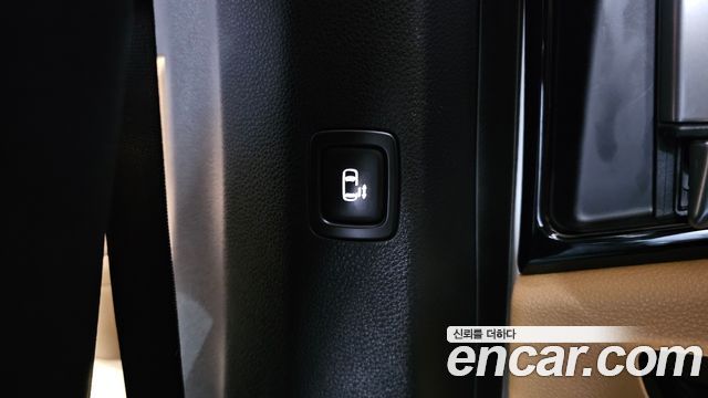Kia Canival 2023 — photo 16