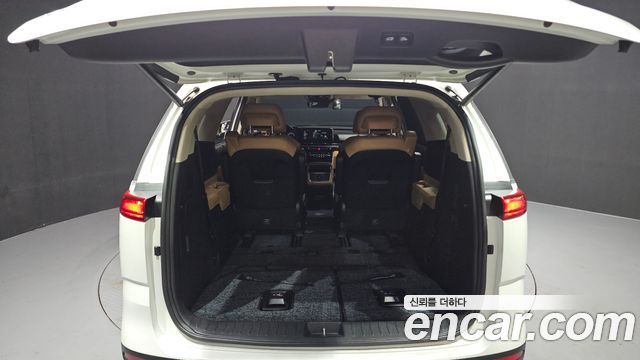 Kia Canival 2023 — photo 20