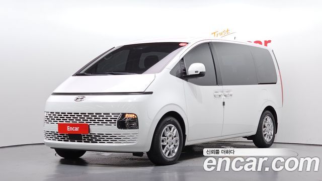 Hyundai Staria 2022 — photo 1